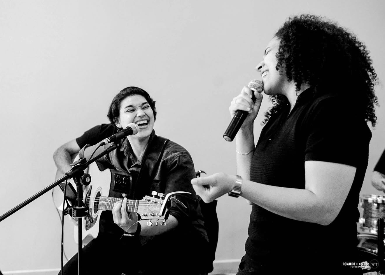 Ana Flávia e Denise no palco